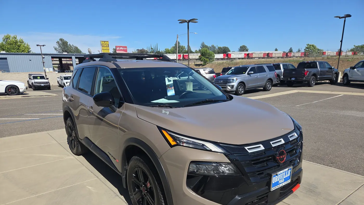 2025 Nissan Rogue Rock Creek