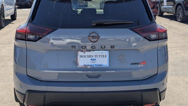 2025 Nissan Rogue Rock Creek