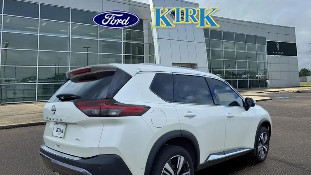 2023 Nissan Rogue SL
