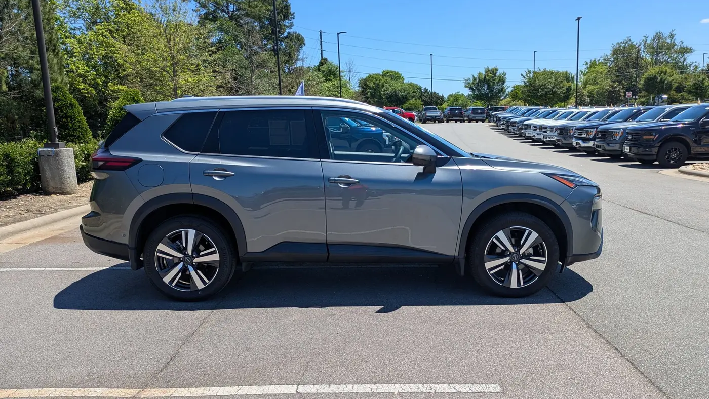 2024 Nissan Rogue SL