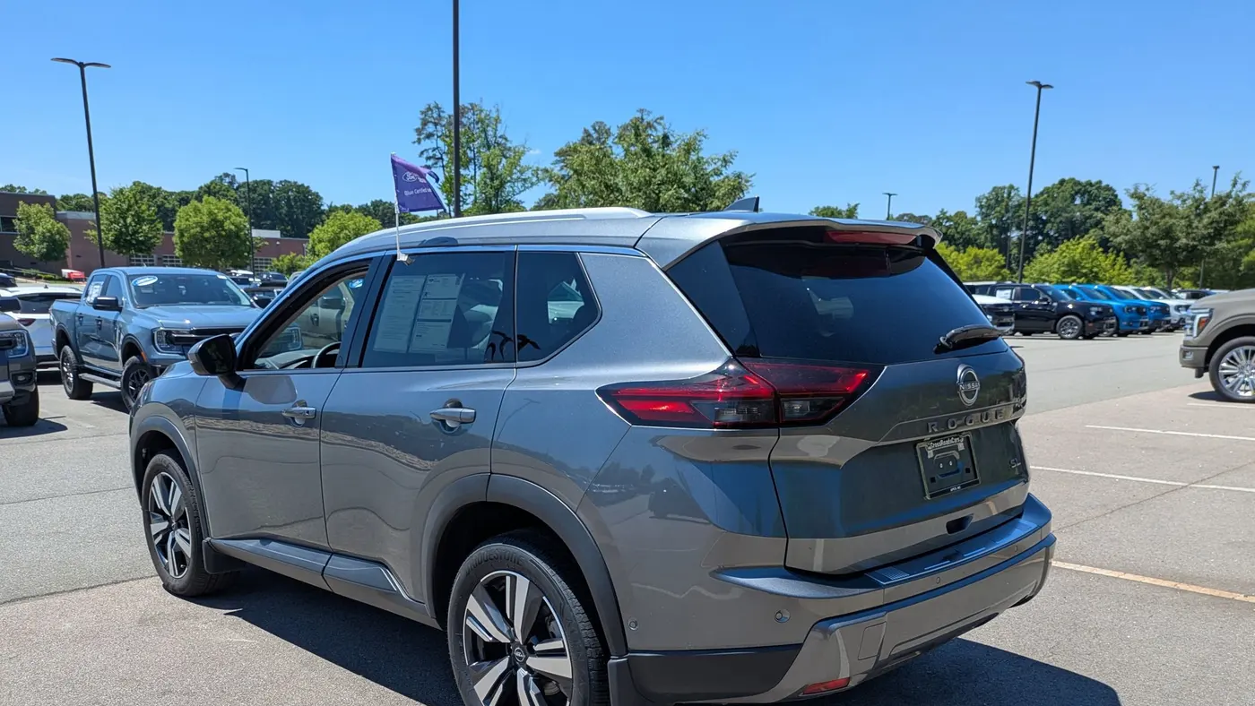 2024 Nissan Rogue SL