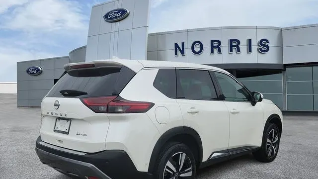 2023 Nissan Rogue SL