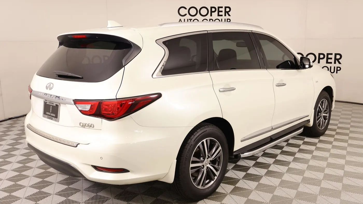 2017 INFINITI QX60 Base