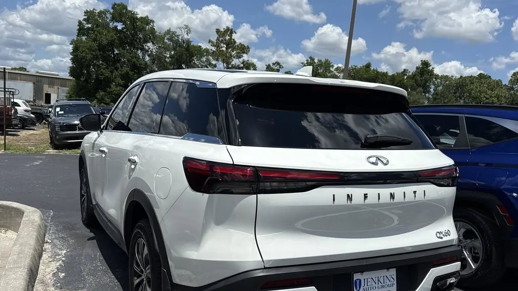 2023 INFINITI QX60 Pure
