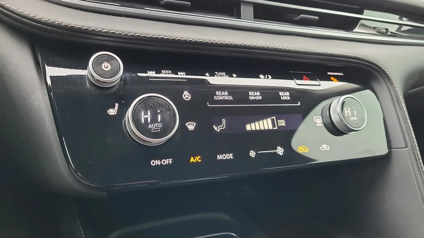 2023 INFINITI QX60 Luxe