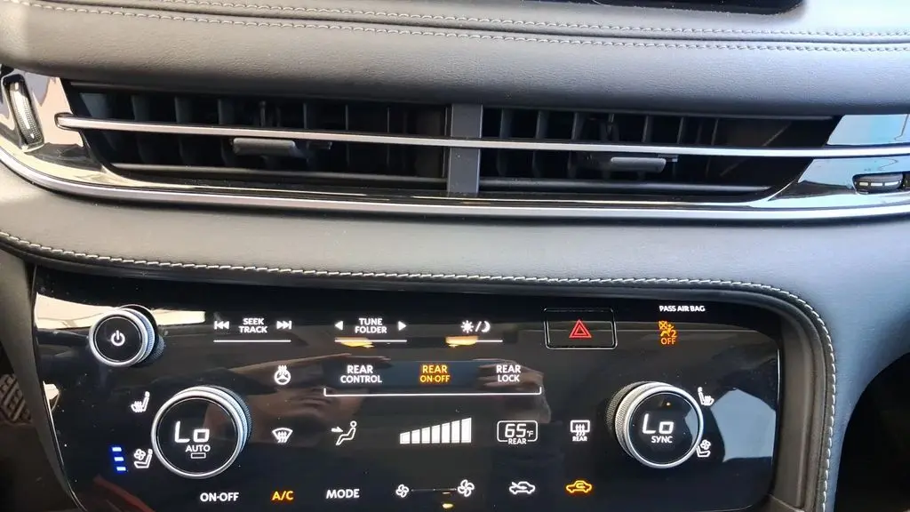 2024 INFINITI QX60 Luxe