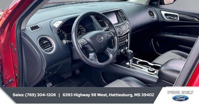 2020 Nissan Pathfinder SV