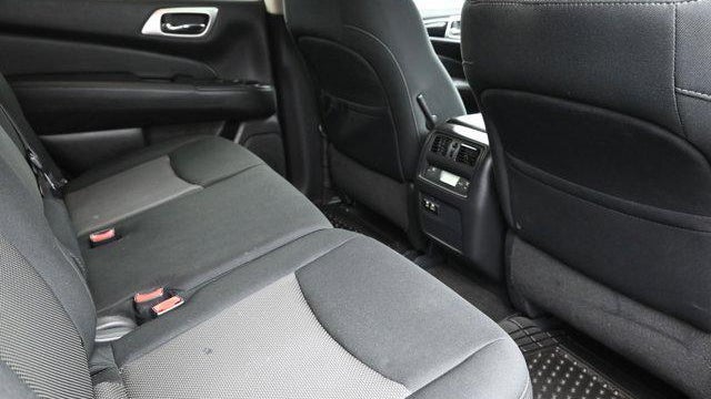 2020 Nissan Pathfinder SV