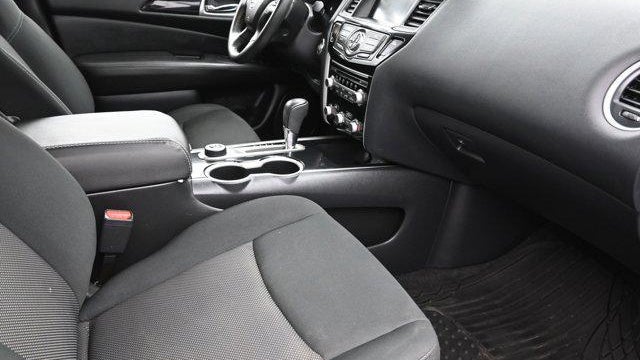 2020 Nissan Pathfinder SV