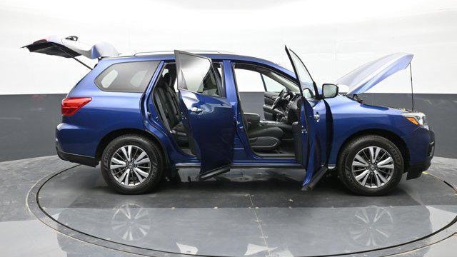 2020 Nissan Pathfinder SV