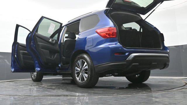 2020 Nissan Pathfinder SV