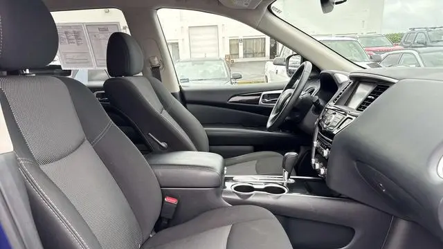 2020 Nissan Pathfinder SV