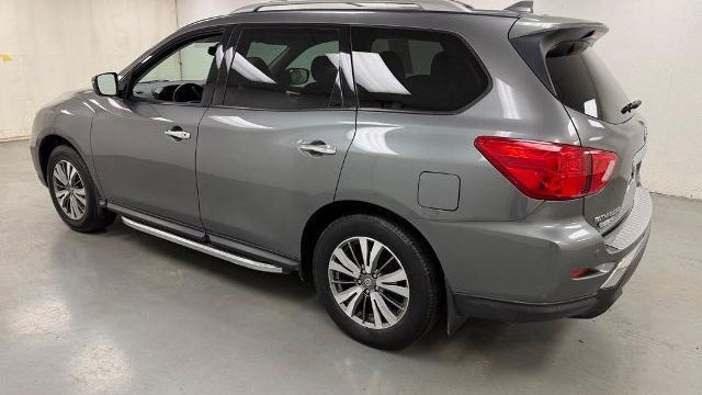 2020 Nissan Pathfinder SV