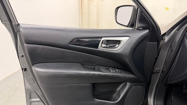 2020 Nissan Pathfinder SV