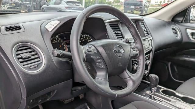 2020 Nissan Pathfinder SV