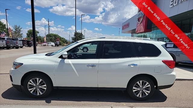2020 Nissan Pathfinder SV