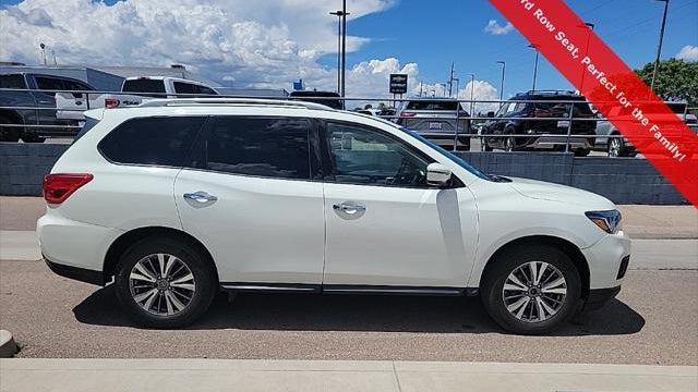 2020 Nissan Pathfinder SV