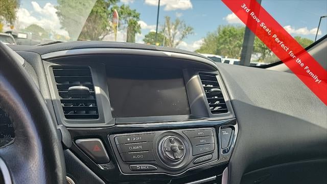 2020 Nissan Pathfinder SV