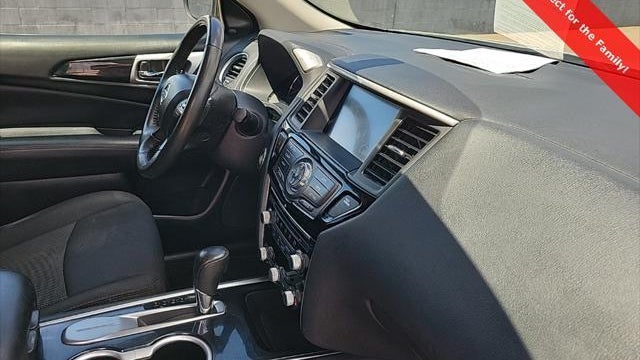 2020 Nissan Pathfinder SV