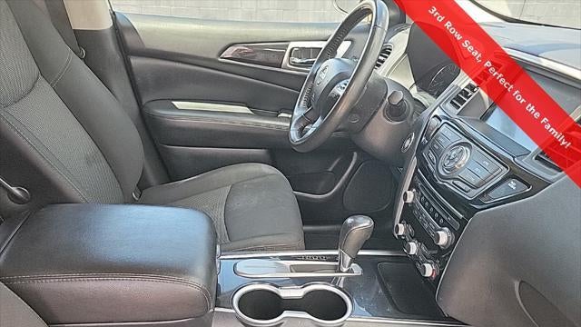 2020 Nissan Pathfinder SV