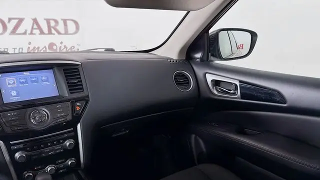 2020 Nissan Pathfinder SV
