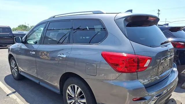 2020 Nissan Pathfinder SV