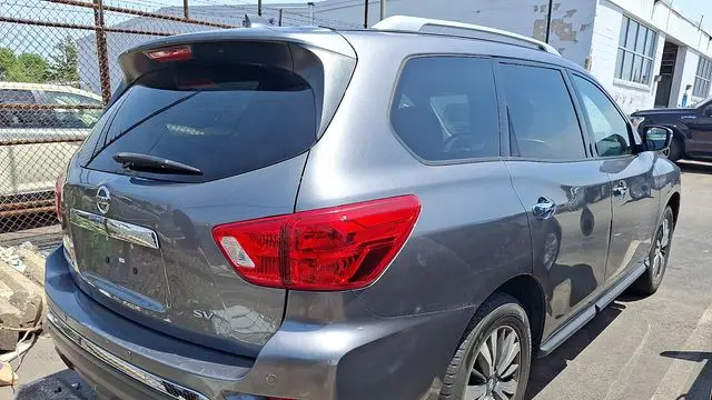 2020 Nissan Pathfinder SV