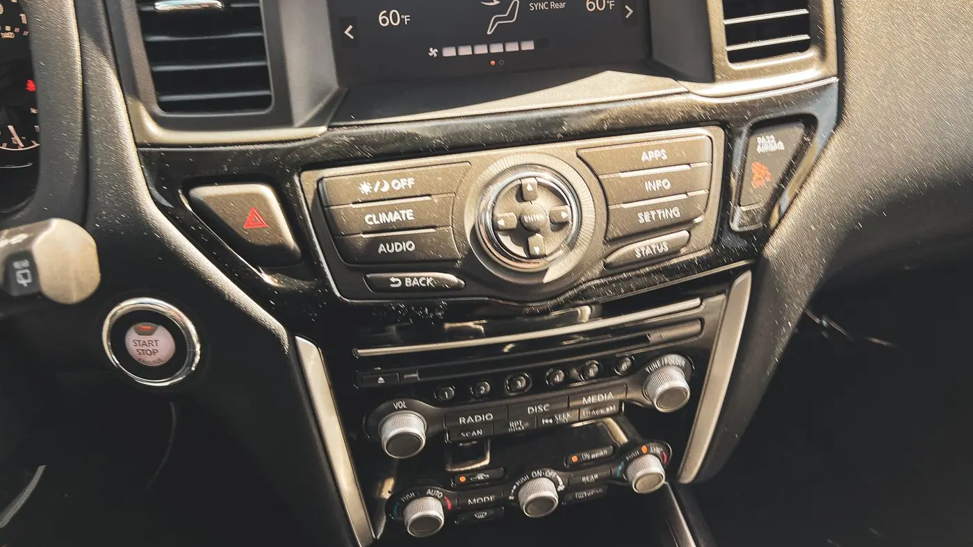 2020 Nissan Pathfinder SV
