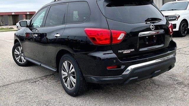 2020 Nissan Pathfinder SV