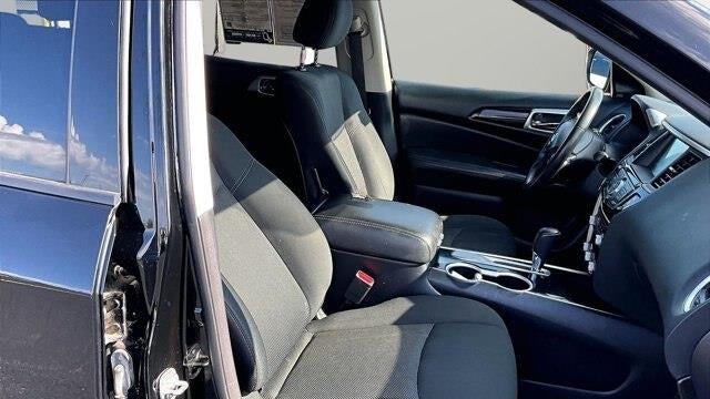 2020 Nissan Pathfinder SV