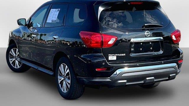 2020 Nissan Pathfinder SV