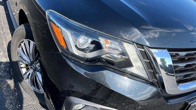 2020 Nissan Pathfinder SV