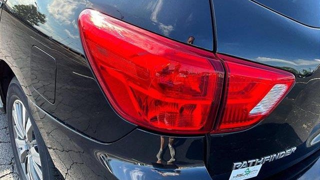 2020 Nissan Pathfinder SV