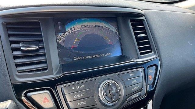 2020 Nissan Pathfinder SV