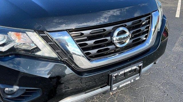 2020 Nissan Pathfinder SV
