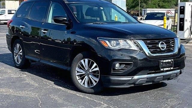 2020 Nissan Pathfinder SV