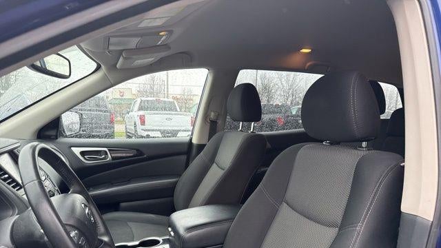 2020 Nissan Pathfinder SV