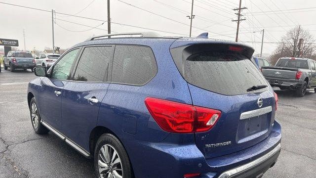 2020 Nissan Pathfinder SV