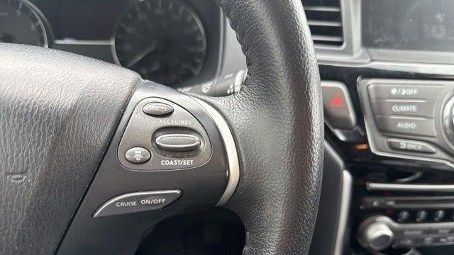 2020 Nissan Pathfinder SV