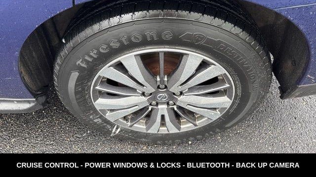 2020 Nissan Pathfinder SV
