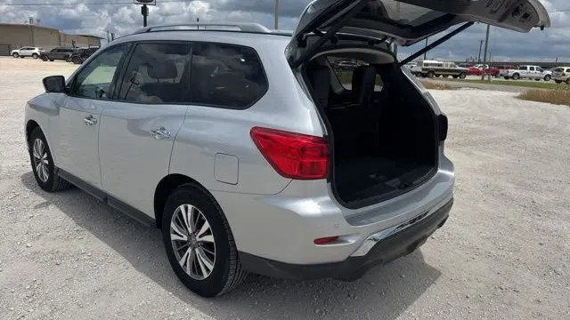 2020 Nissan Pathfinder SL