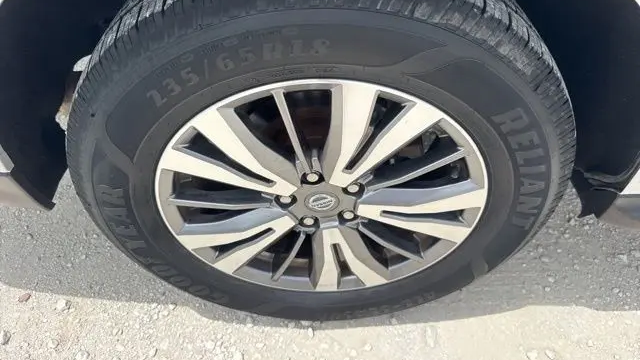 2020 Nissan Pathfinder SL