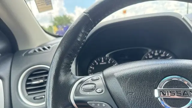 2020 Nissan Pathfinder SL
