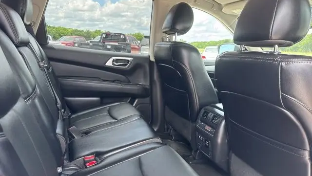 2020 Nissan Pathfinder SL