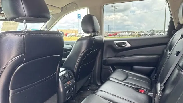 2020 Nissan Pathfinder SL