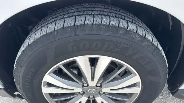 2020 Nissan Pathfinder SL