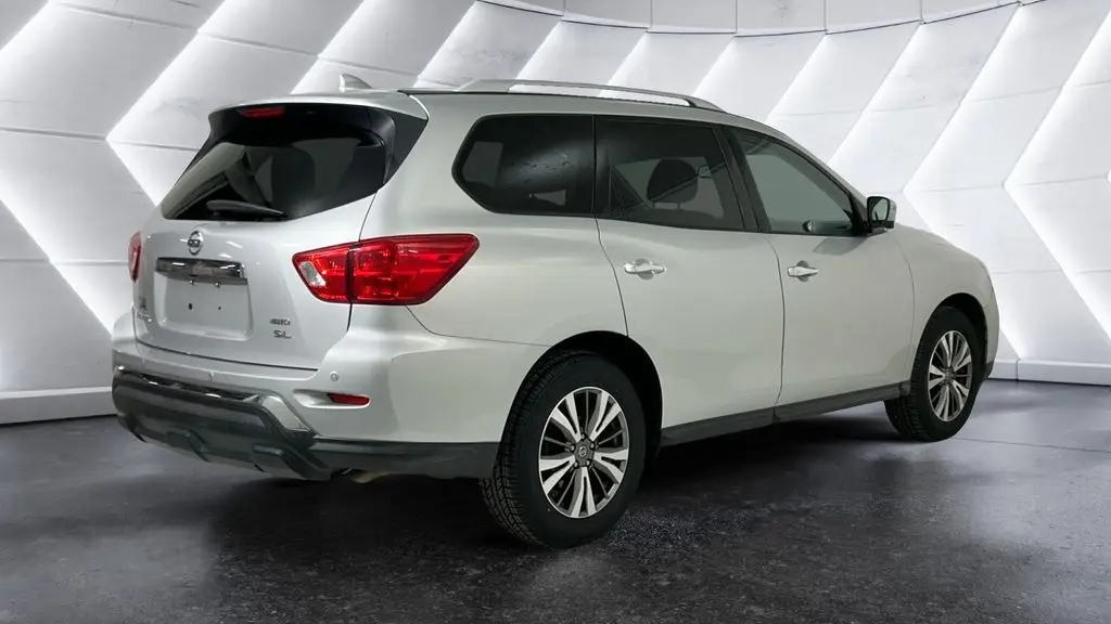 2020 Nissan Pathfinder SL