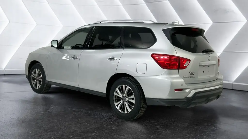 2020 Nissan Pathfinder SL