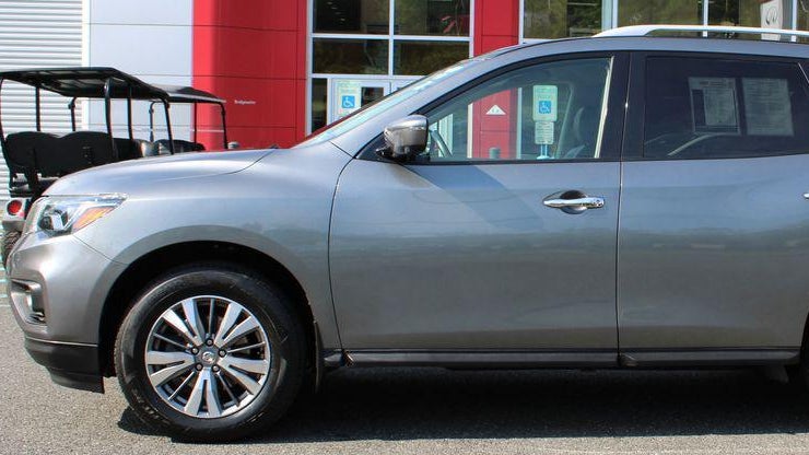2020 Nissan Pathfinder SL