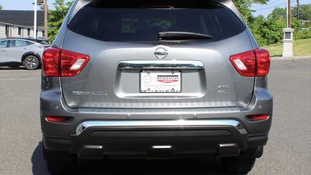 2020 Nissan Pathfinder SL